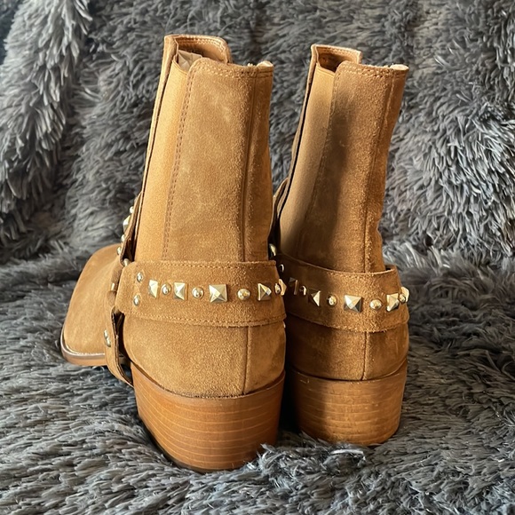 Studded Suede Boots 🥾 - Picture 8 of 9
